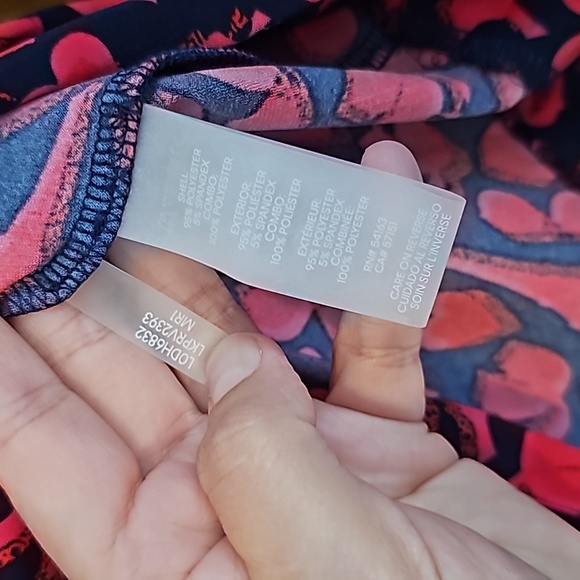 Karl Lagerfeld Top featuring the Eiffel Tower and hearts. Size S - Picture 3 of 7